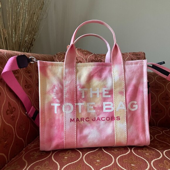 Marc Jacobs Handbags - Marc Jacobs "The Tote Bag"
